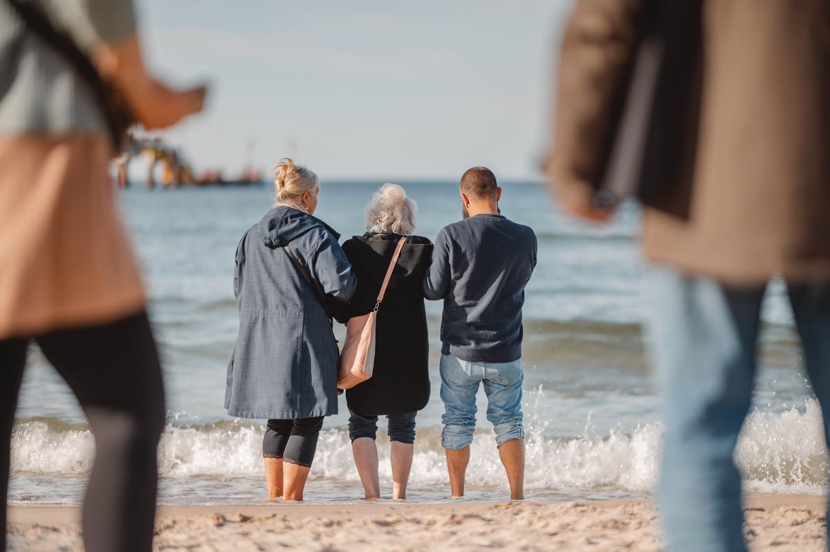 Familie am Strand — Meer
